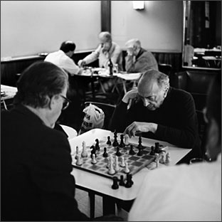 作品「カフェのチェス部屋」(オーストリア、ウィーンにて撮影)の写真